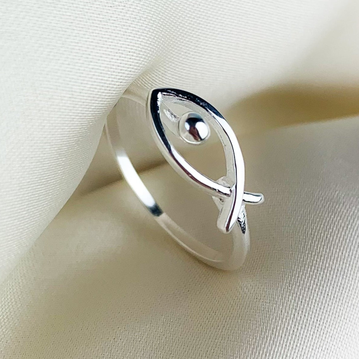 Minimalist Fish Adjustable Ring