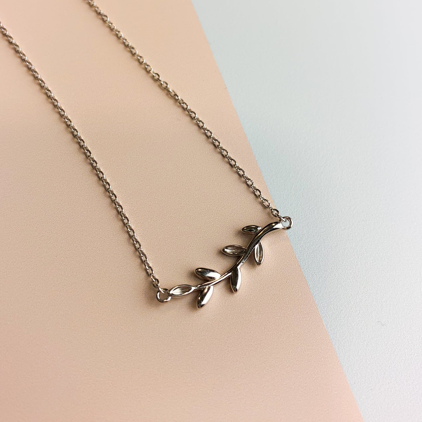 Leaf Pendant Necklace