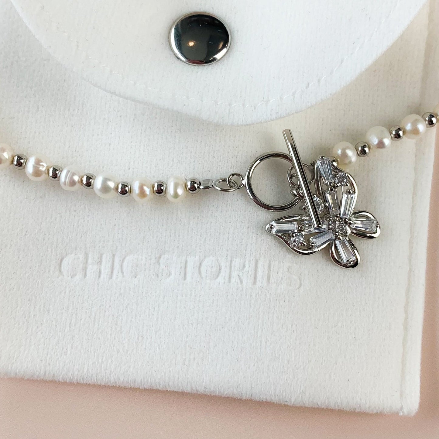 Butterfly Pendant Pearl Choker Necklace