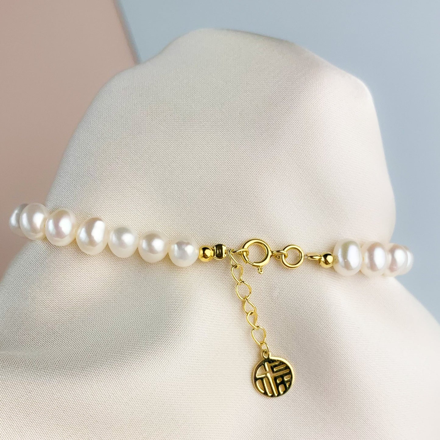 Dainty Pearl Beaded Bracelet