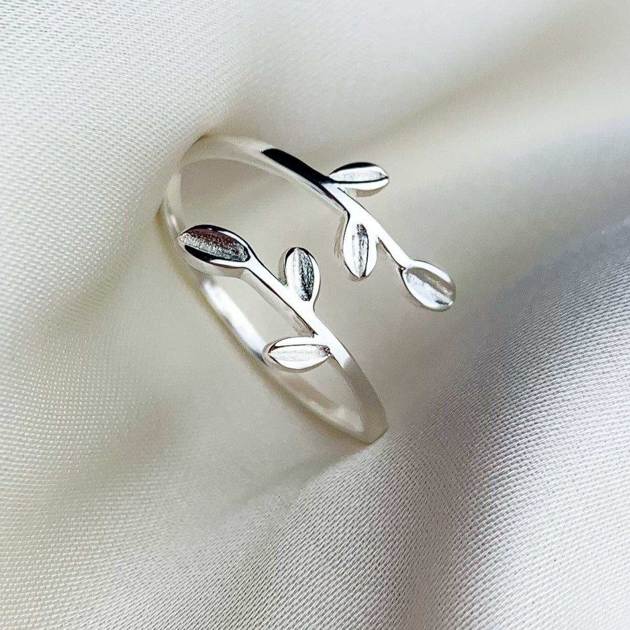 Adjustable Leaf Ring