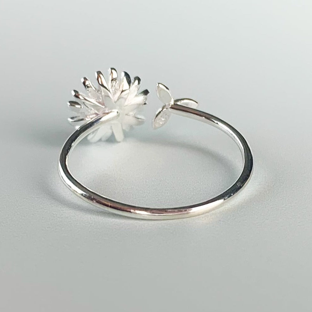 Daisy and Leaf Open Ring