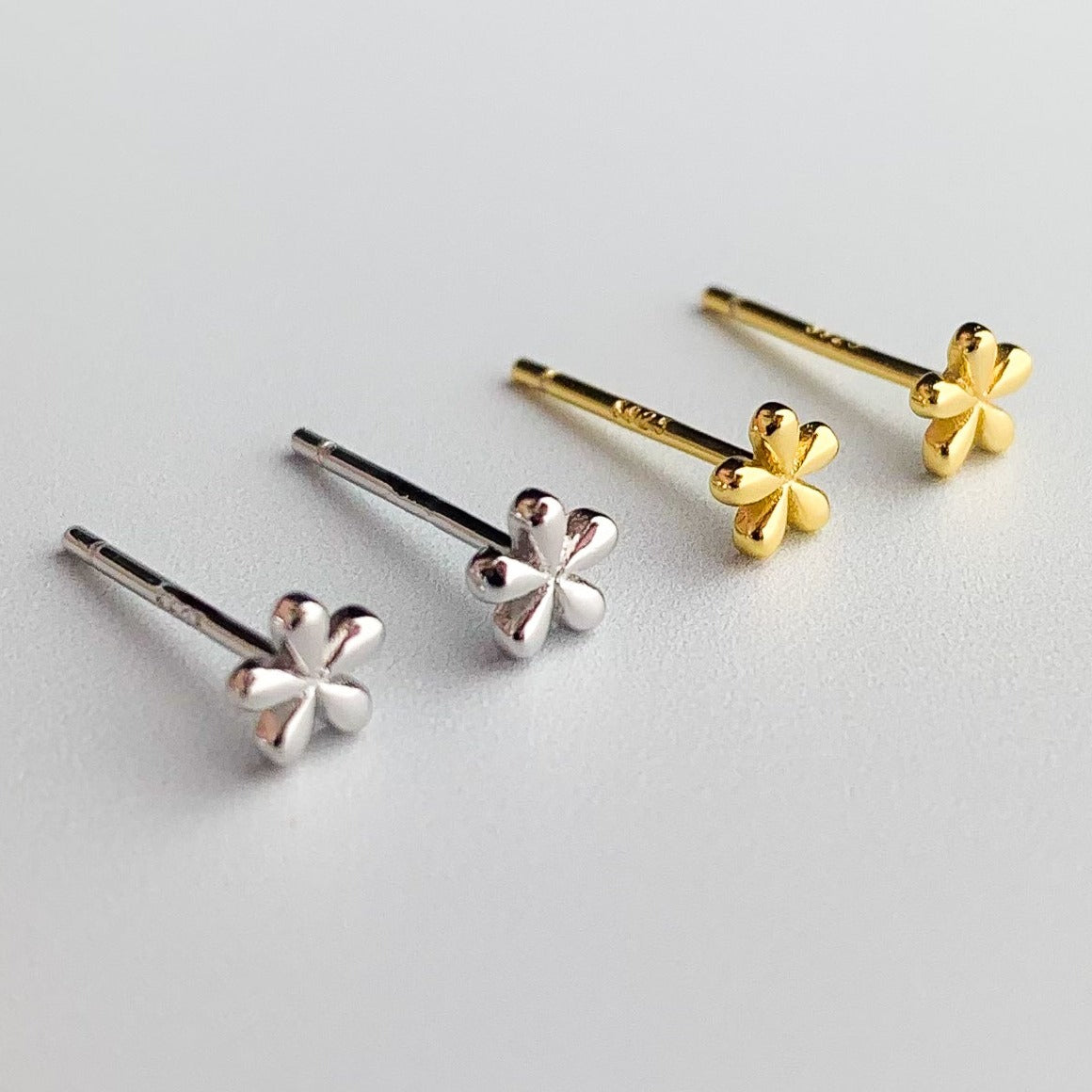 Dainty Flower Stud Earrings