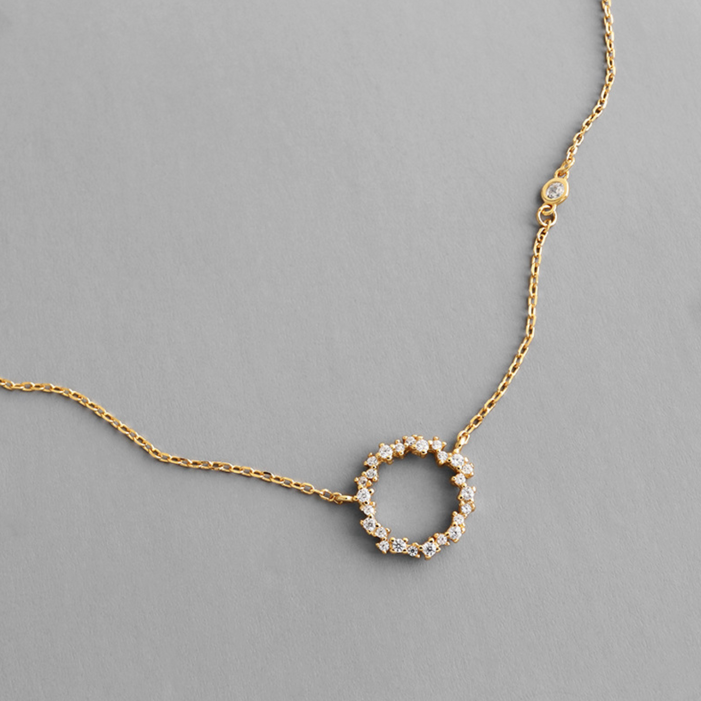 Circle Zirconia Necklace