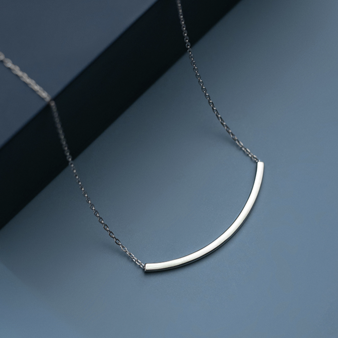Curved Bar Pendant Necklace