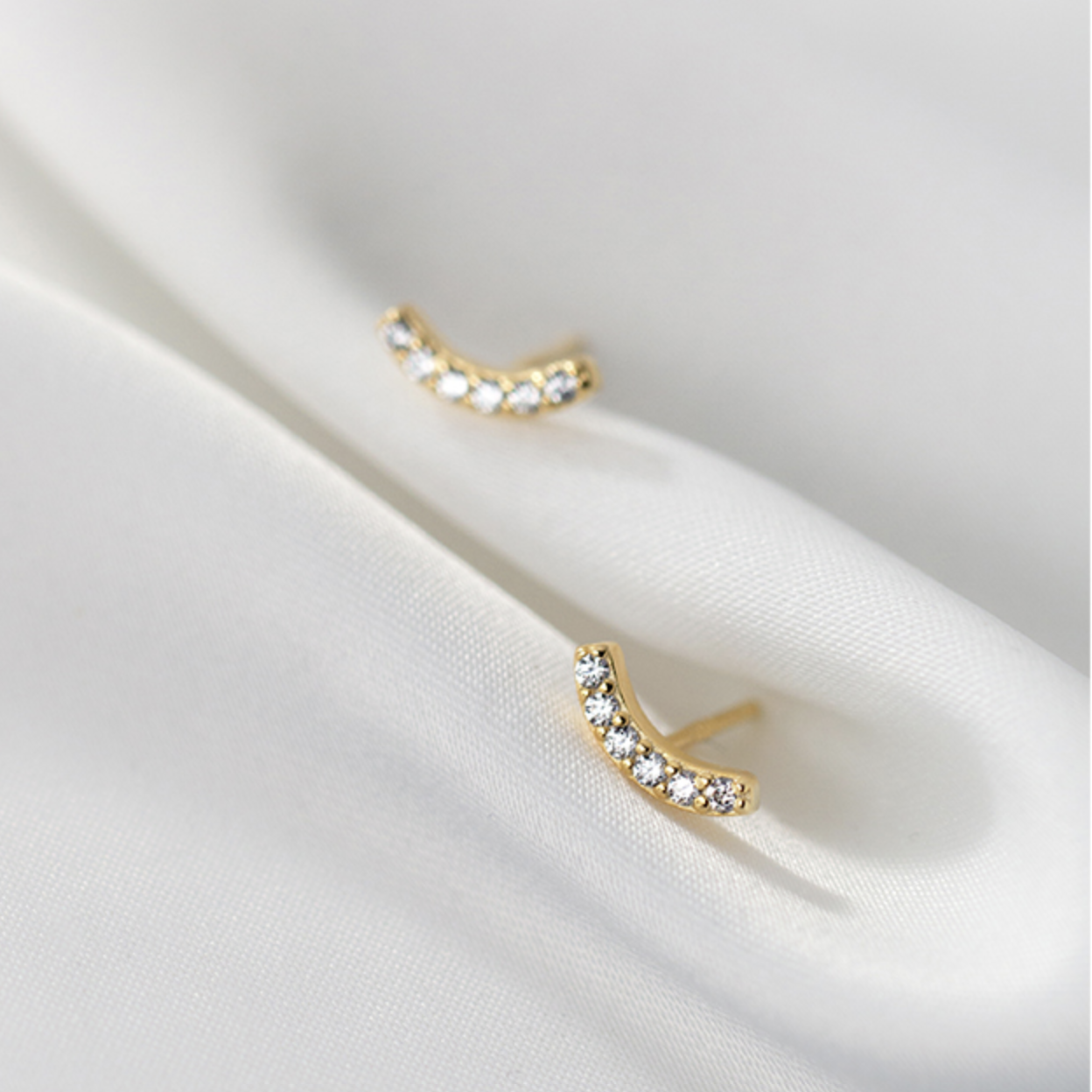 White Crystal Curve Stud Earrings