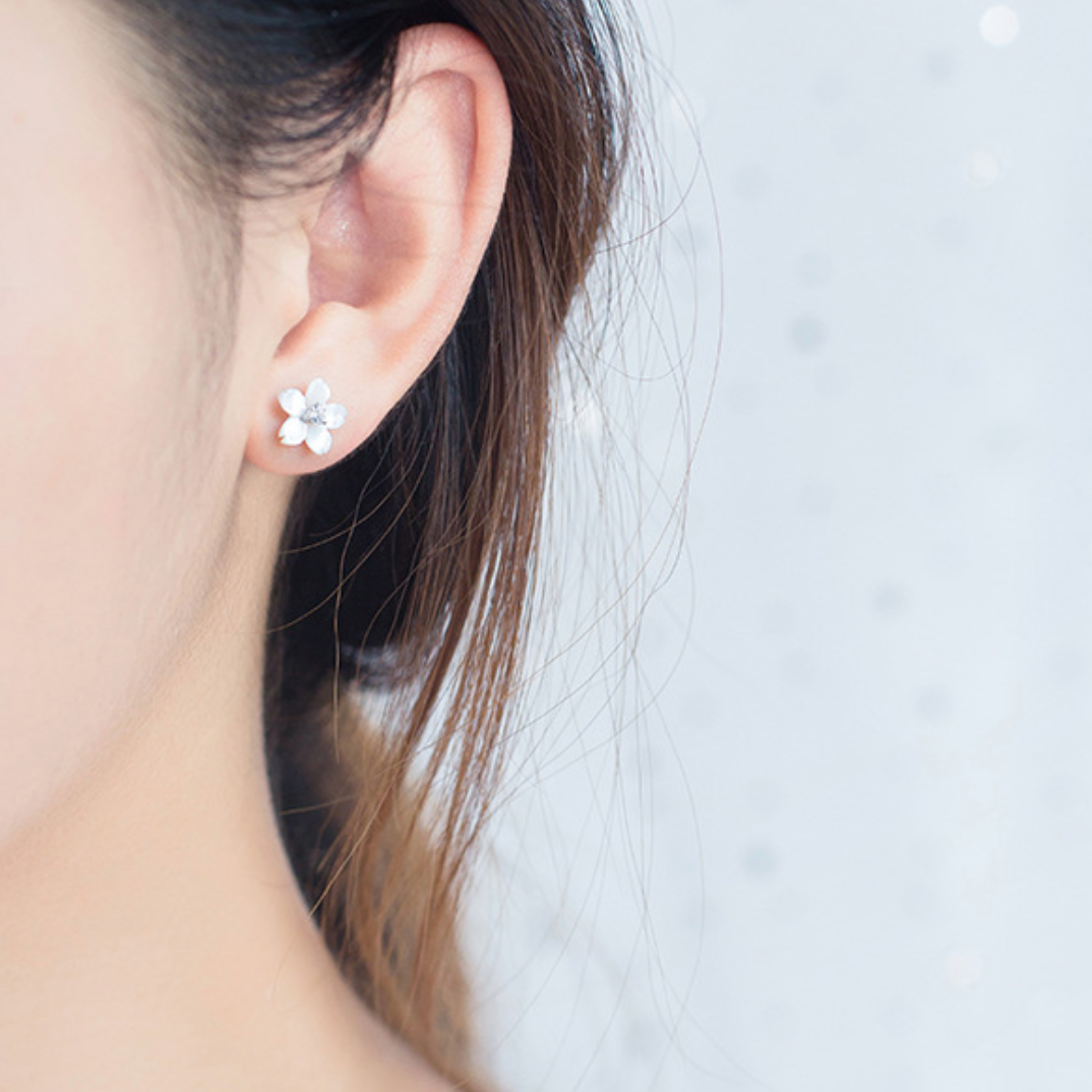 Mother of Pearl Effect Flower Stud Earrings