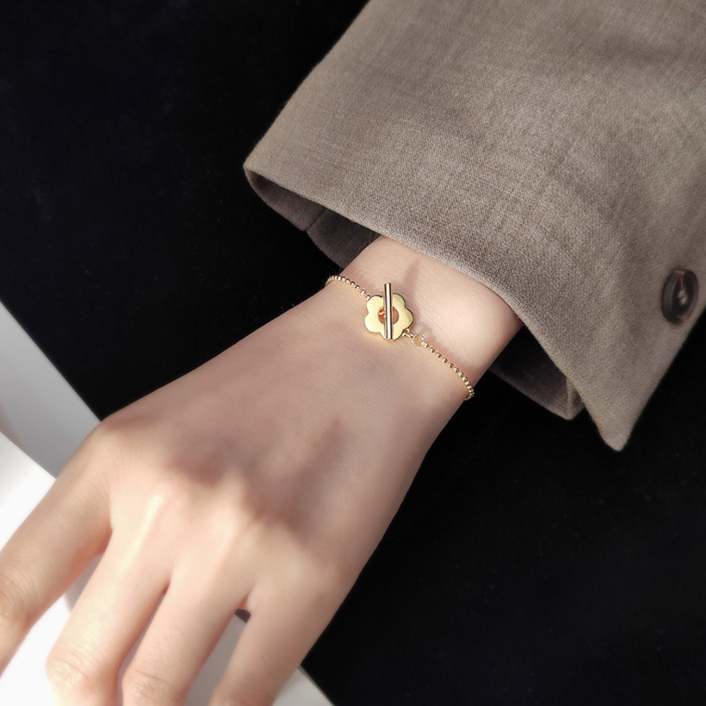 Flower Clasp Chain Bracelet