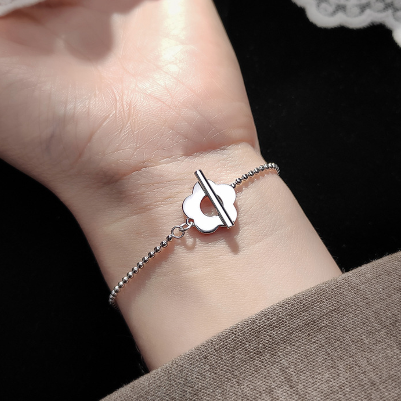 Flower Clasp Chain Bracelet