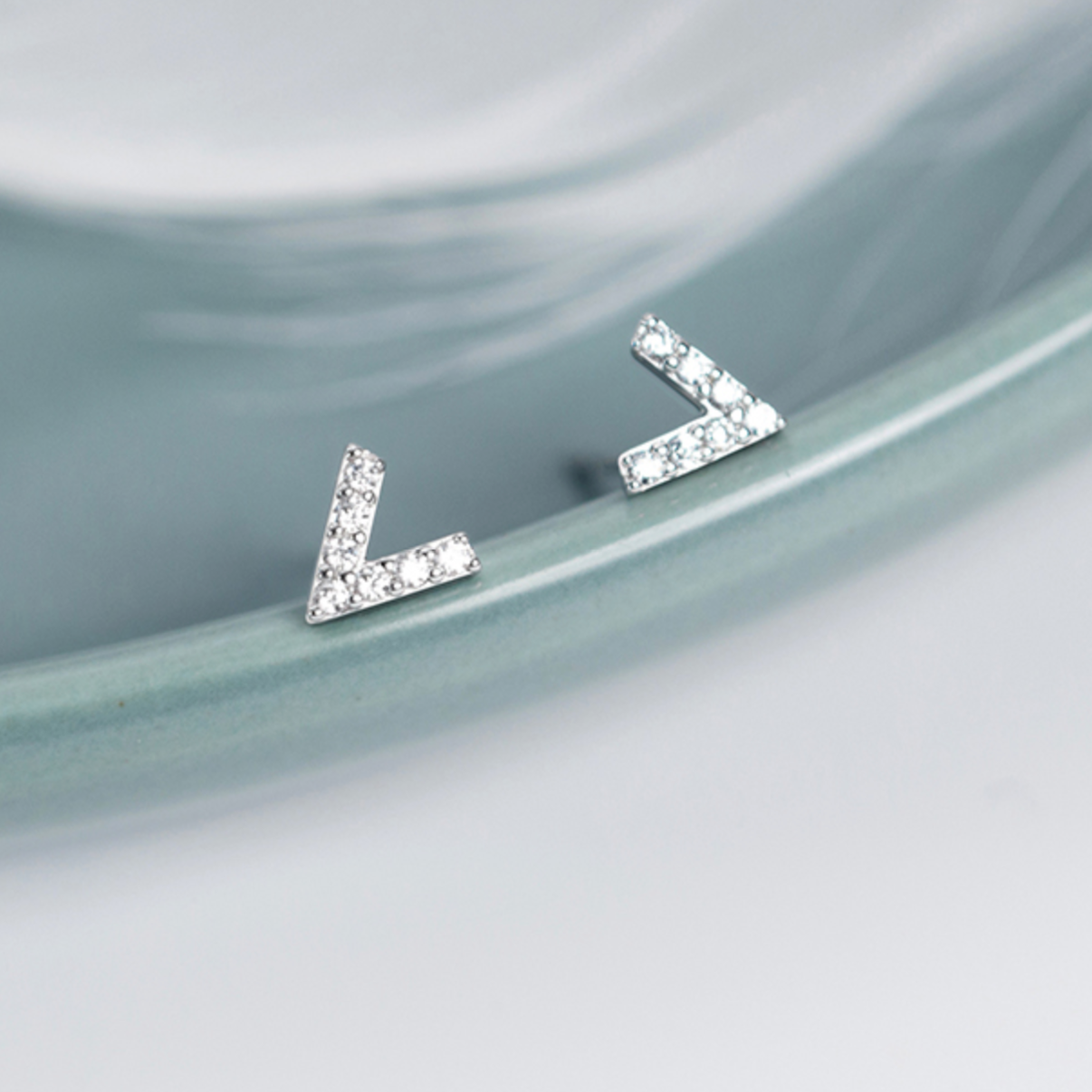 Sparkly Pointed Stud Earrings