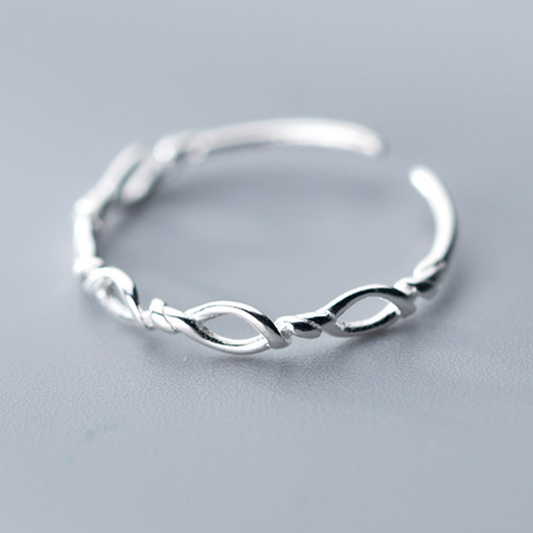 Elegant Twisted Band Ring