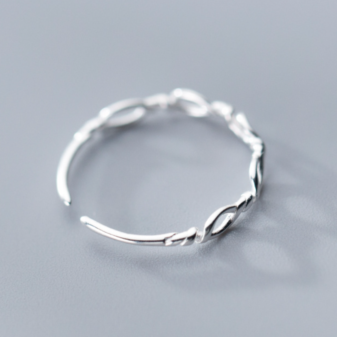 Elegant Twisted Band Ring