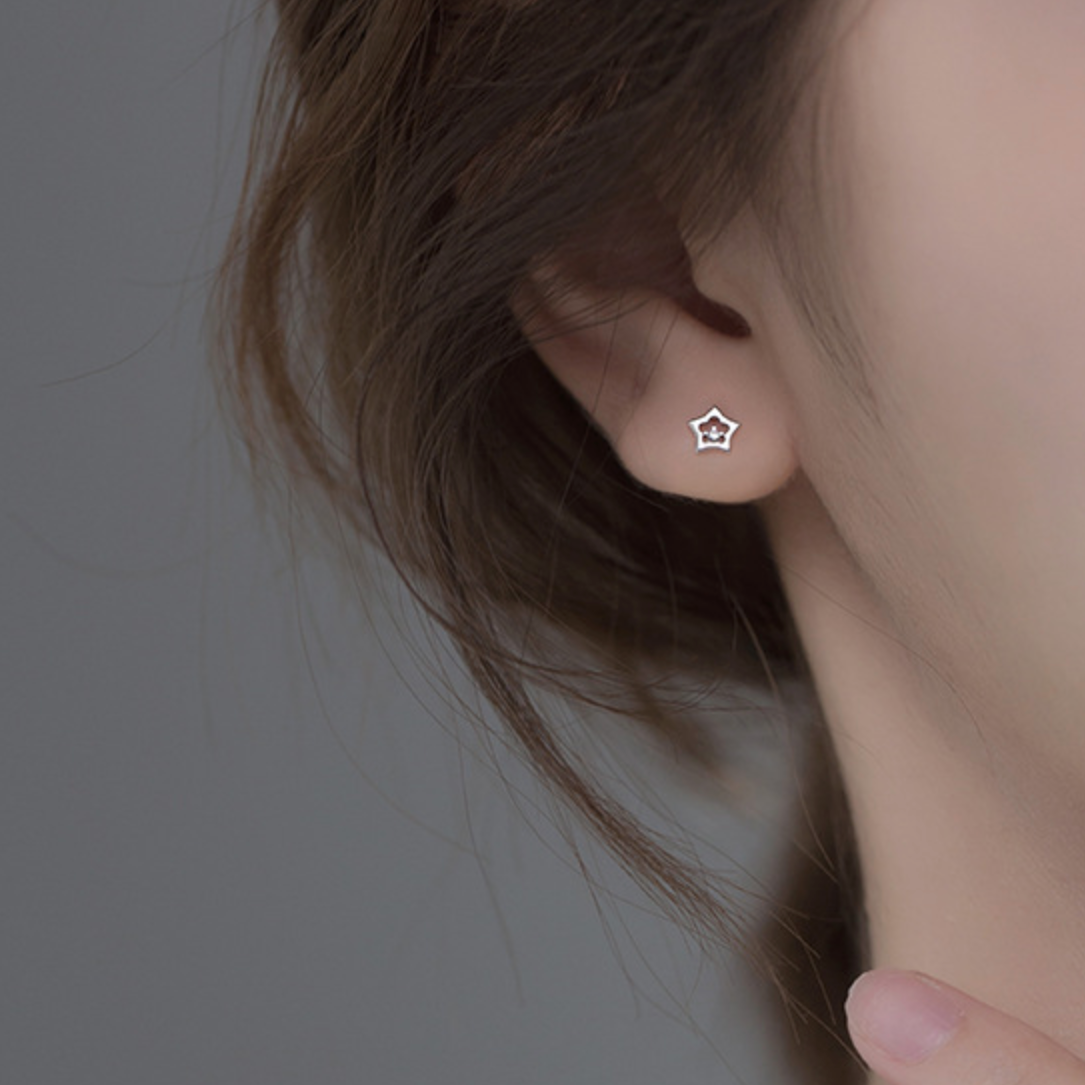 Tiny Stars With Zircon Detail