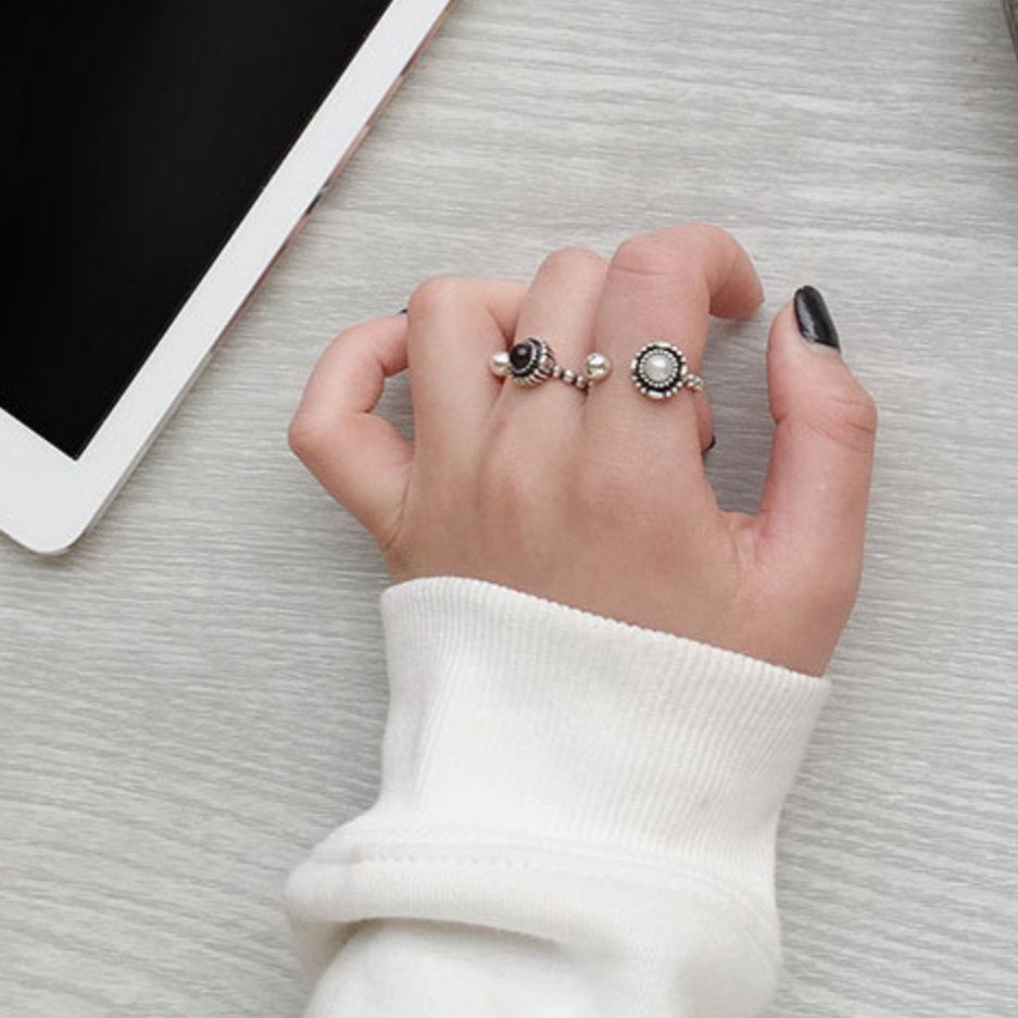 Black or White Circle Stone Adjustable Ring