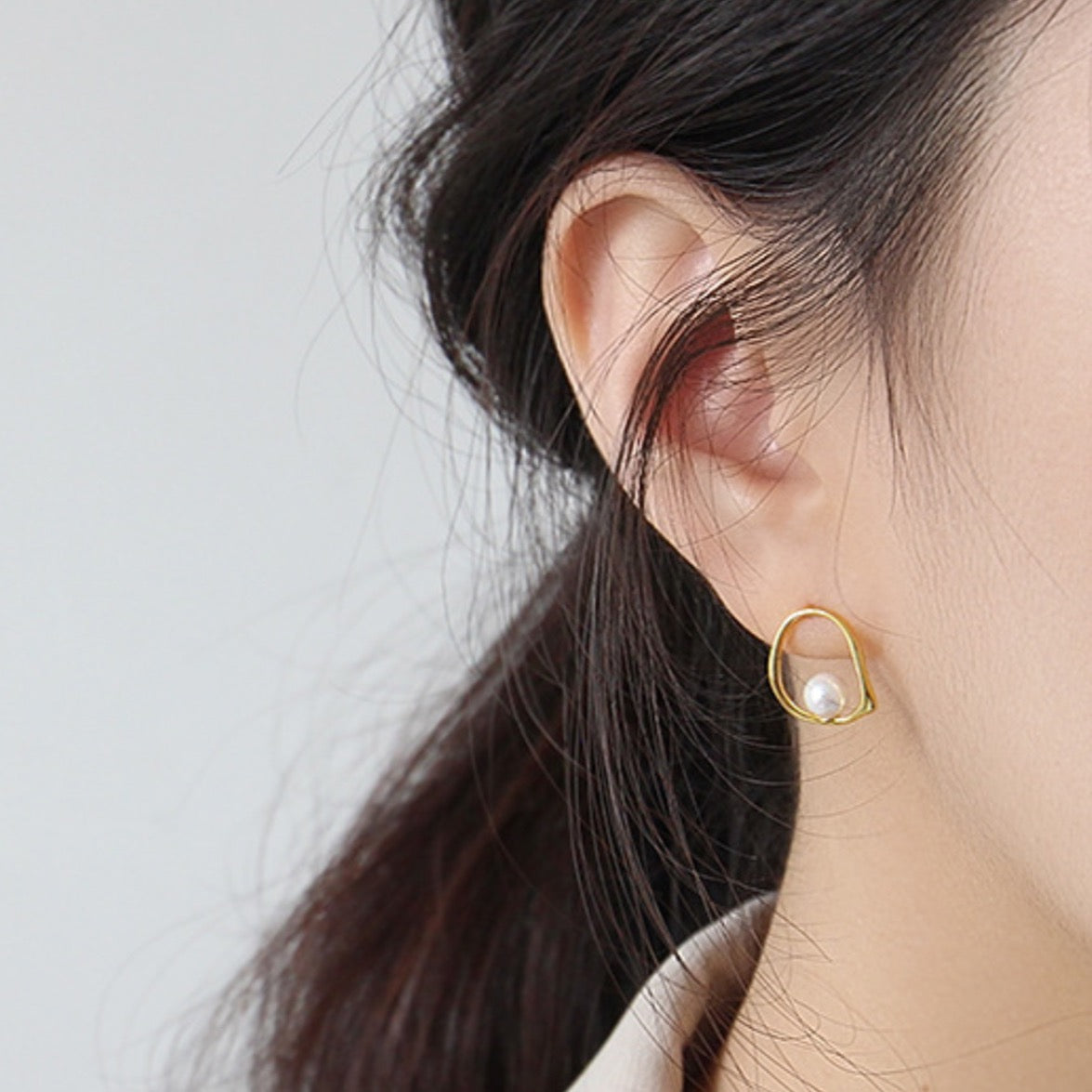 Pearl Detail Stud Earrings