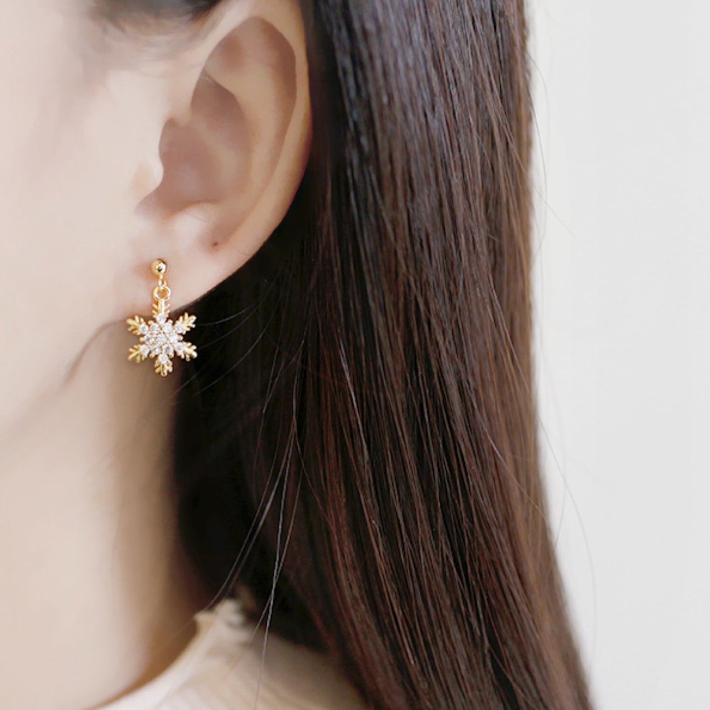 Sparkly Snowflake Dangle Stud Earrings