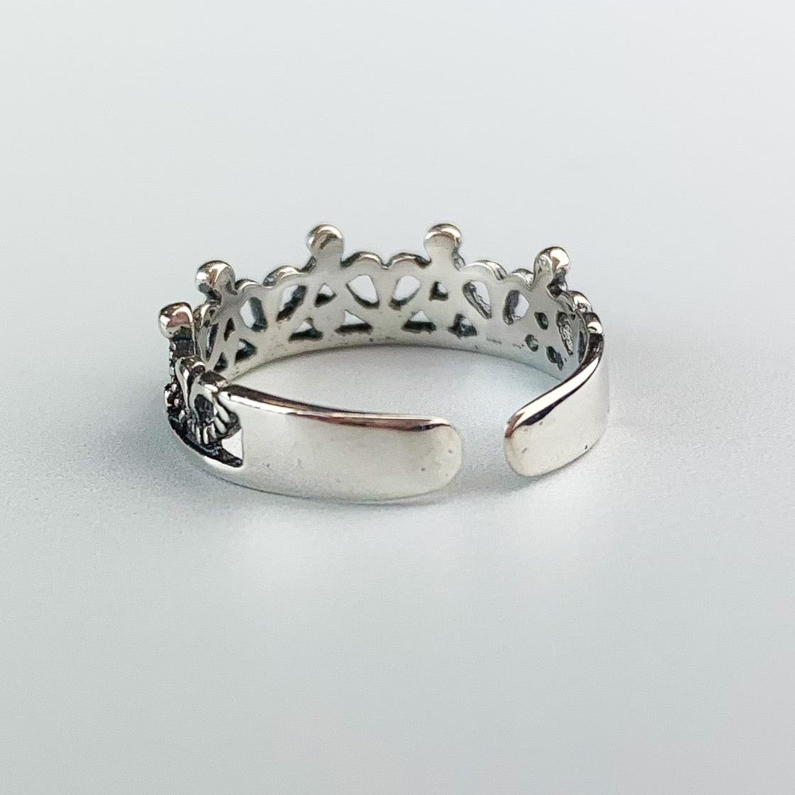 Crown Design Adjustable Ring