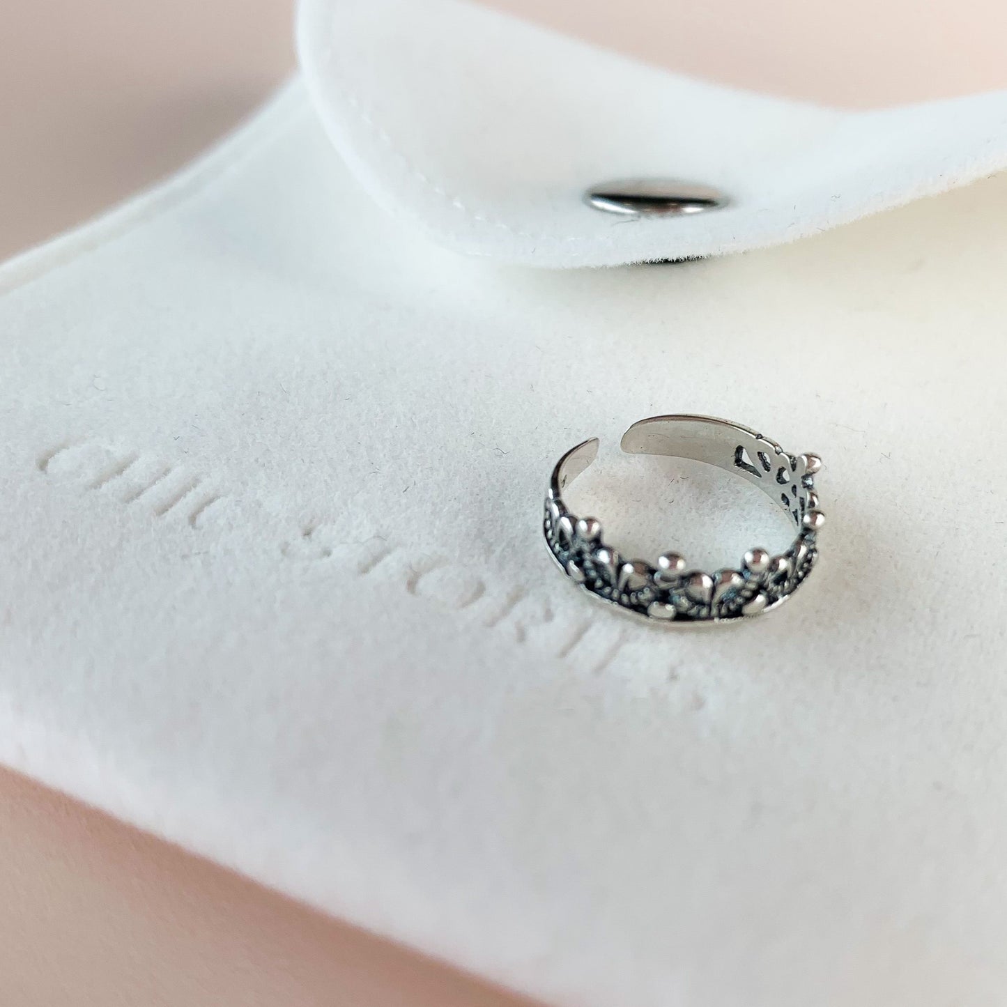 Crown Design Adjustable Ring