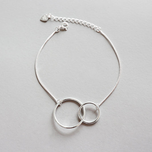 Interlocking Circles Bracelet