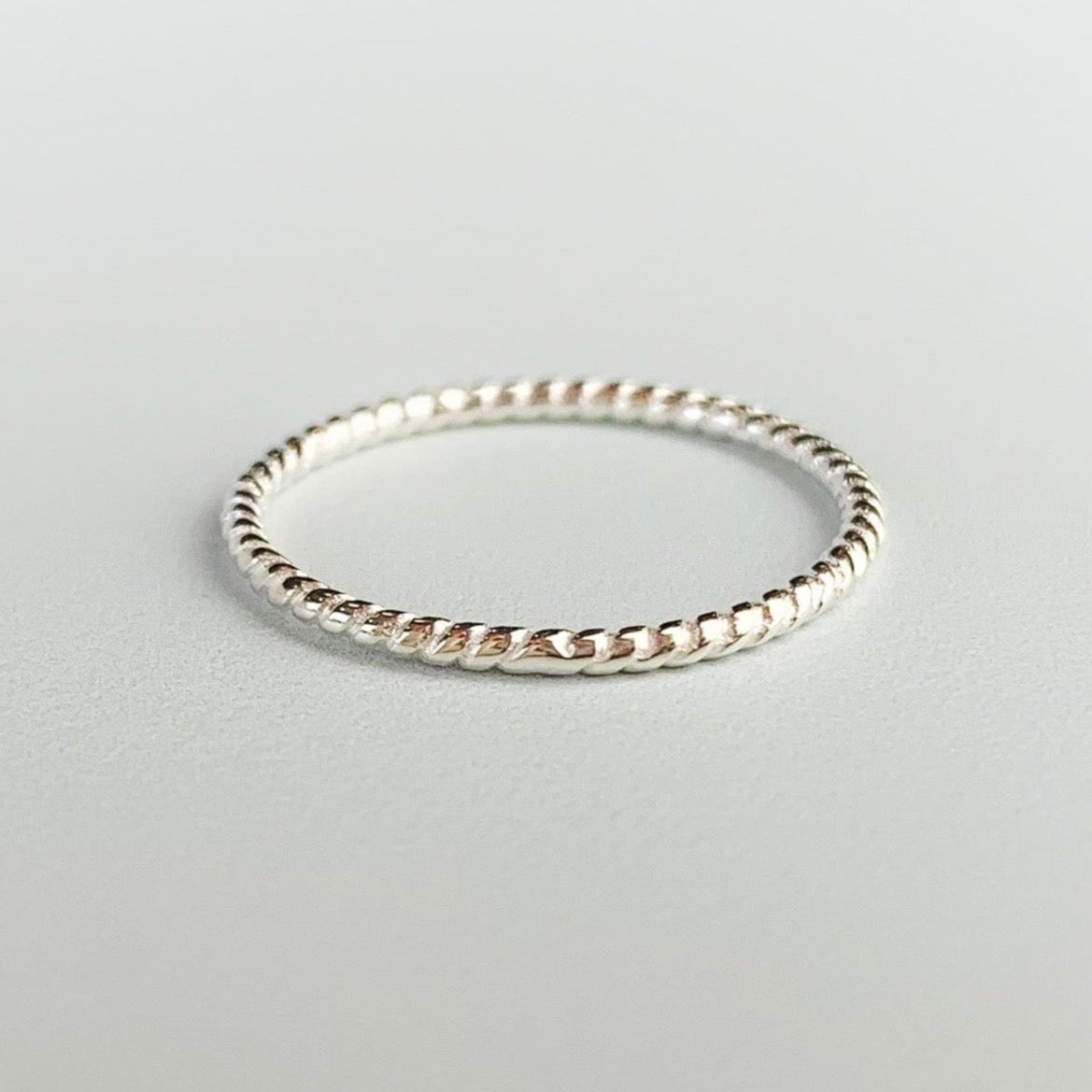 Twisted Band Stacking Ring