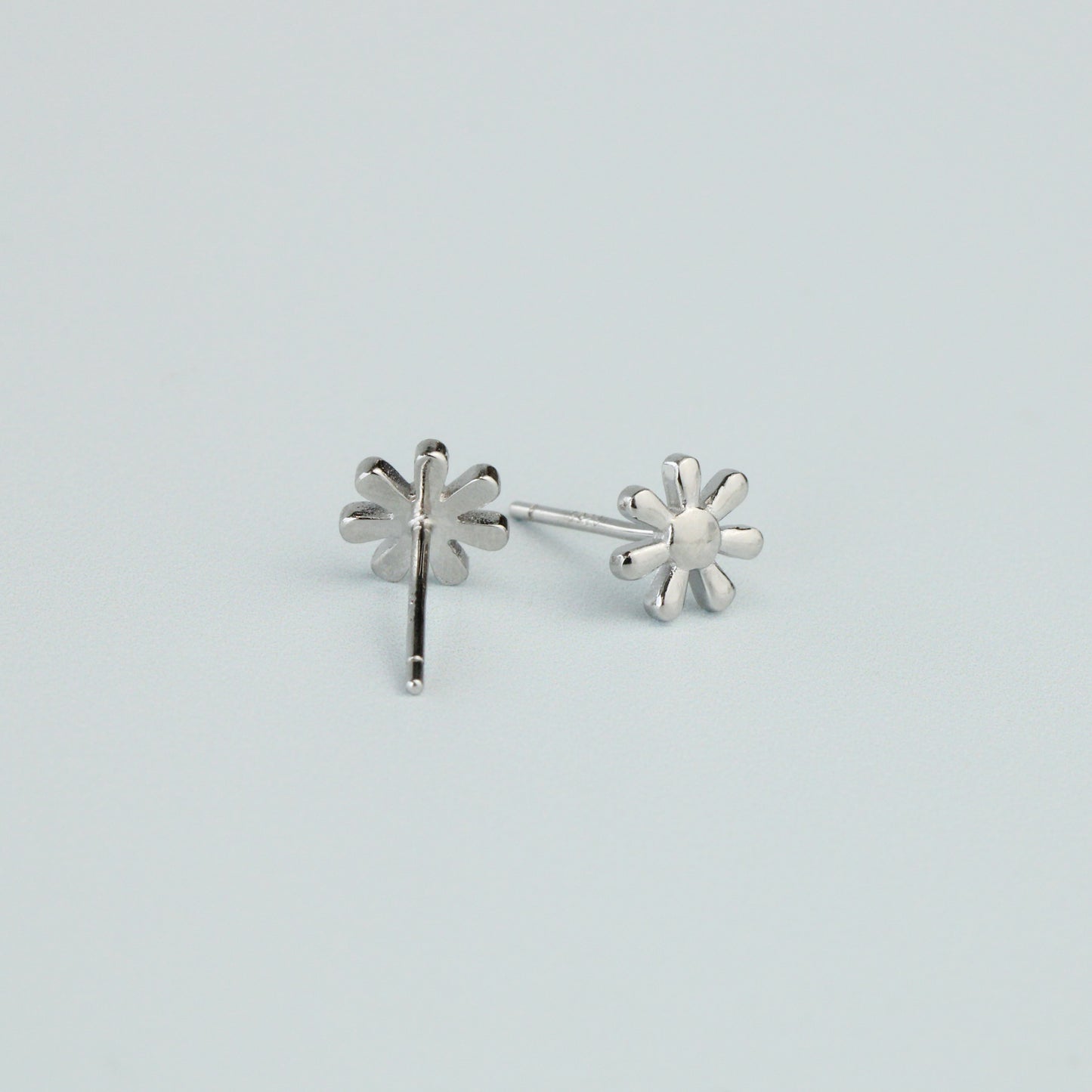 Simple Daisy Stud Earrings