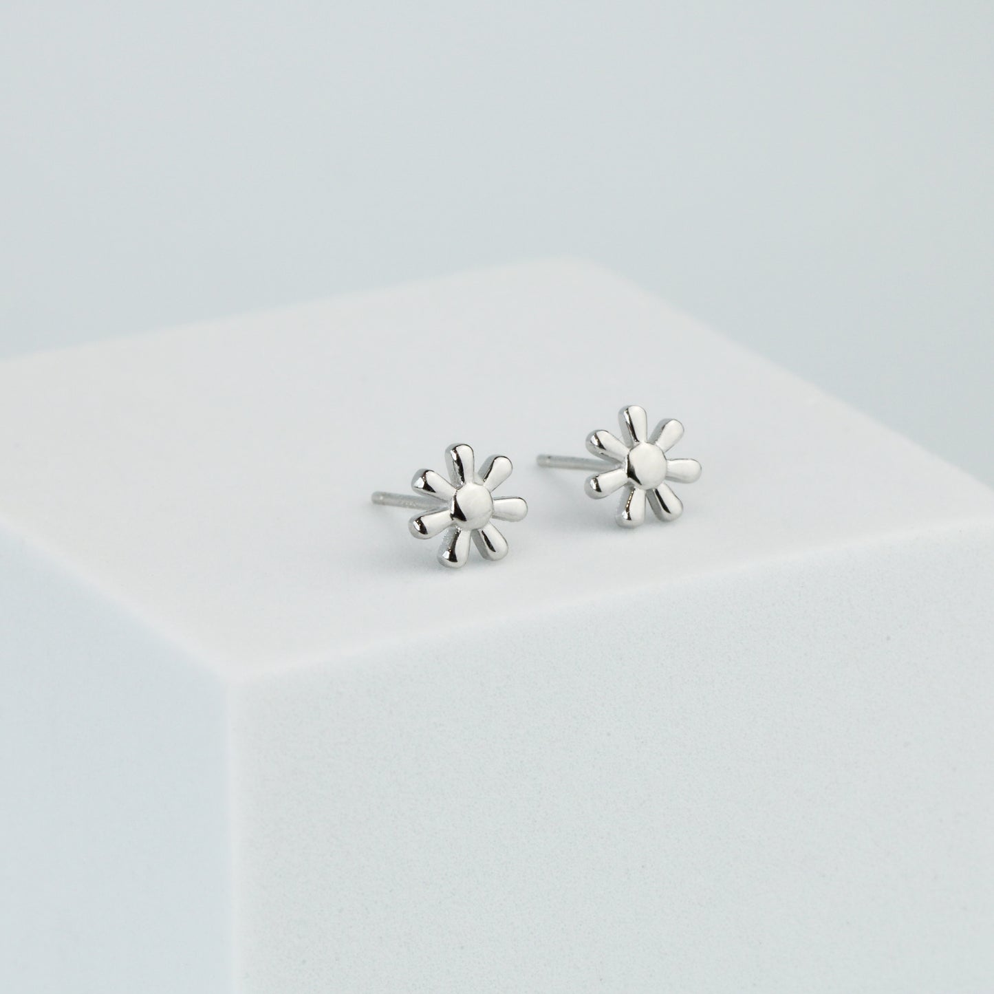 Simple Daisy Stud Earrings