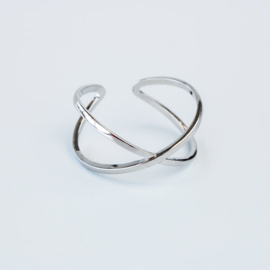 Double Band Crossover Ring