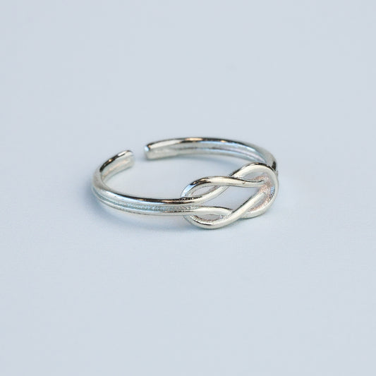 Adjustable Knot Ring
