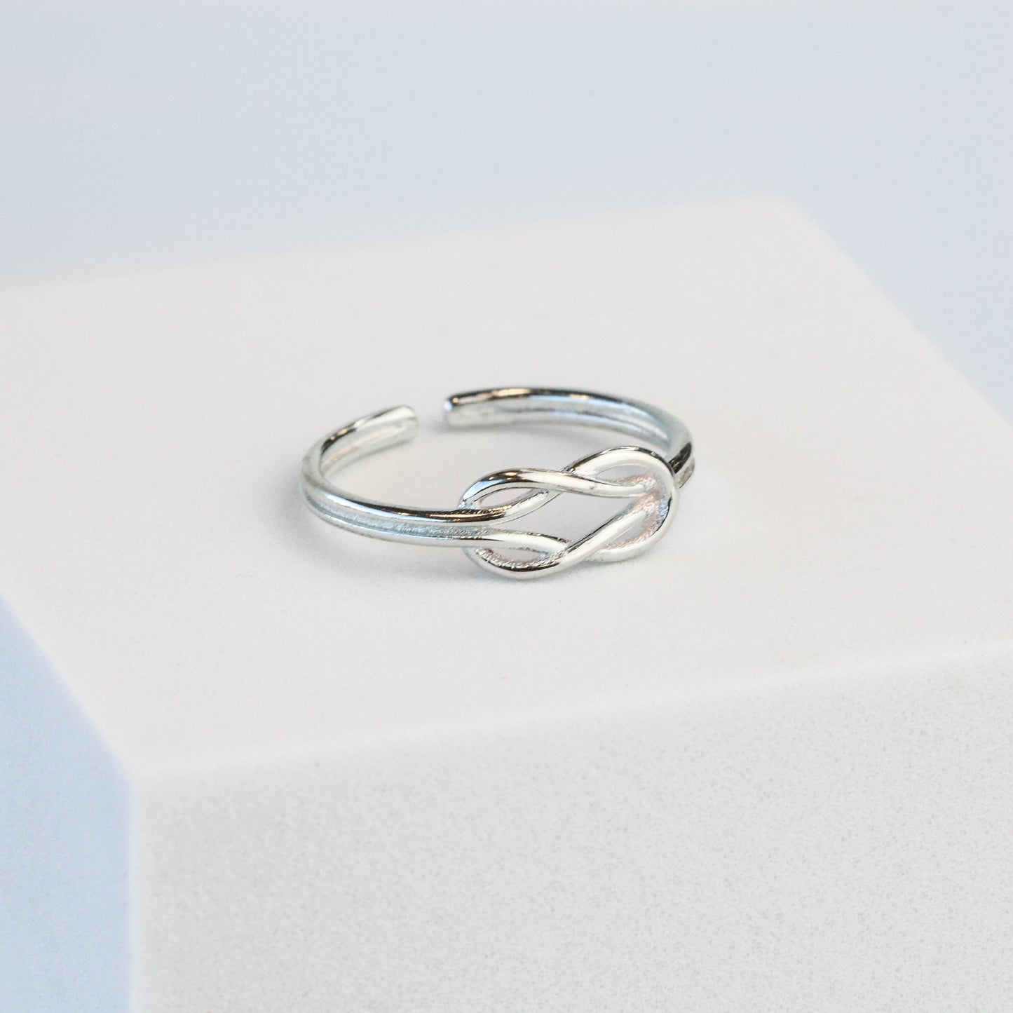 Adjustable Knot Ring