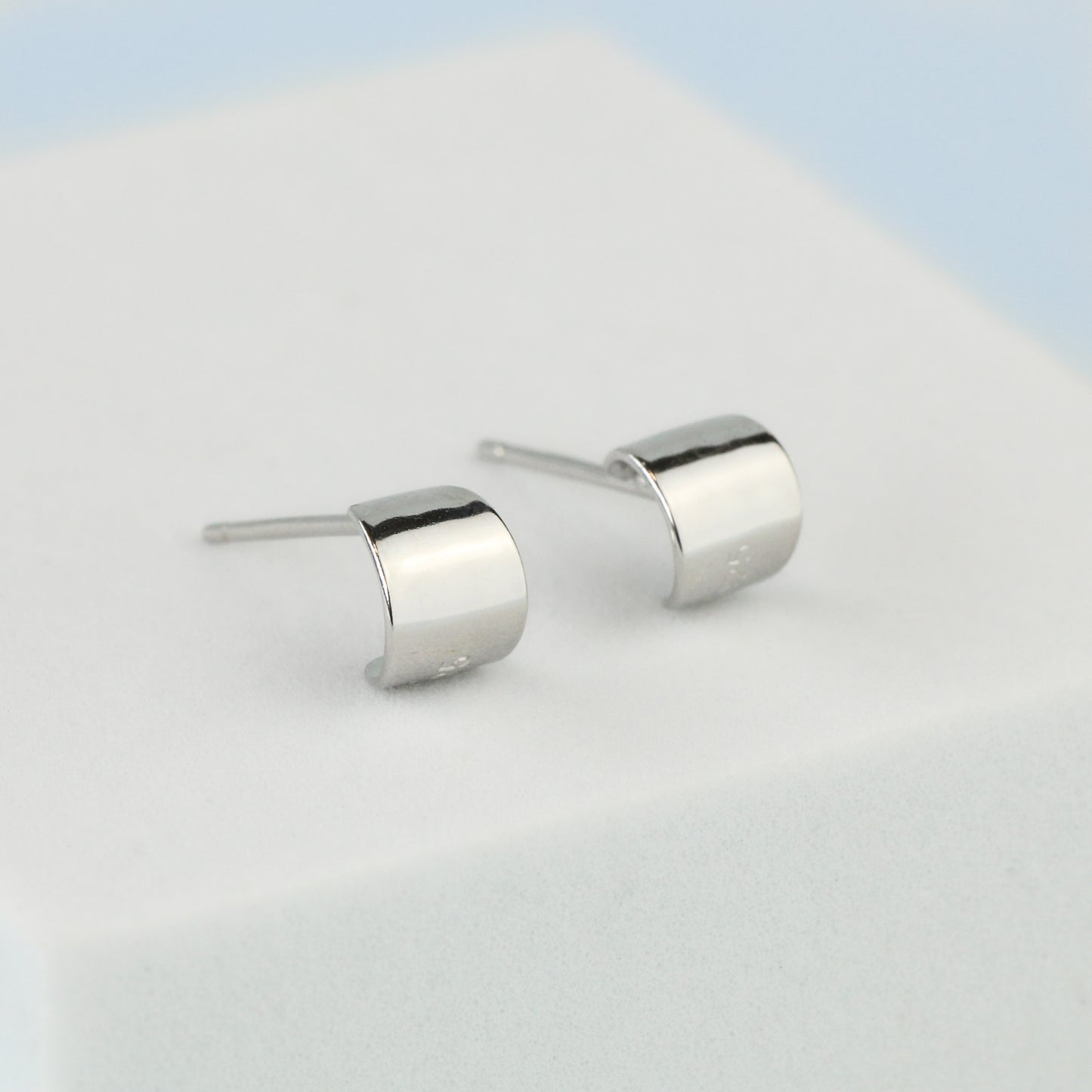 Tiny Curve Stud Earrings
