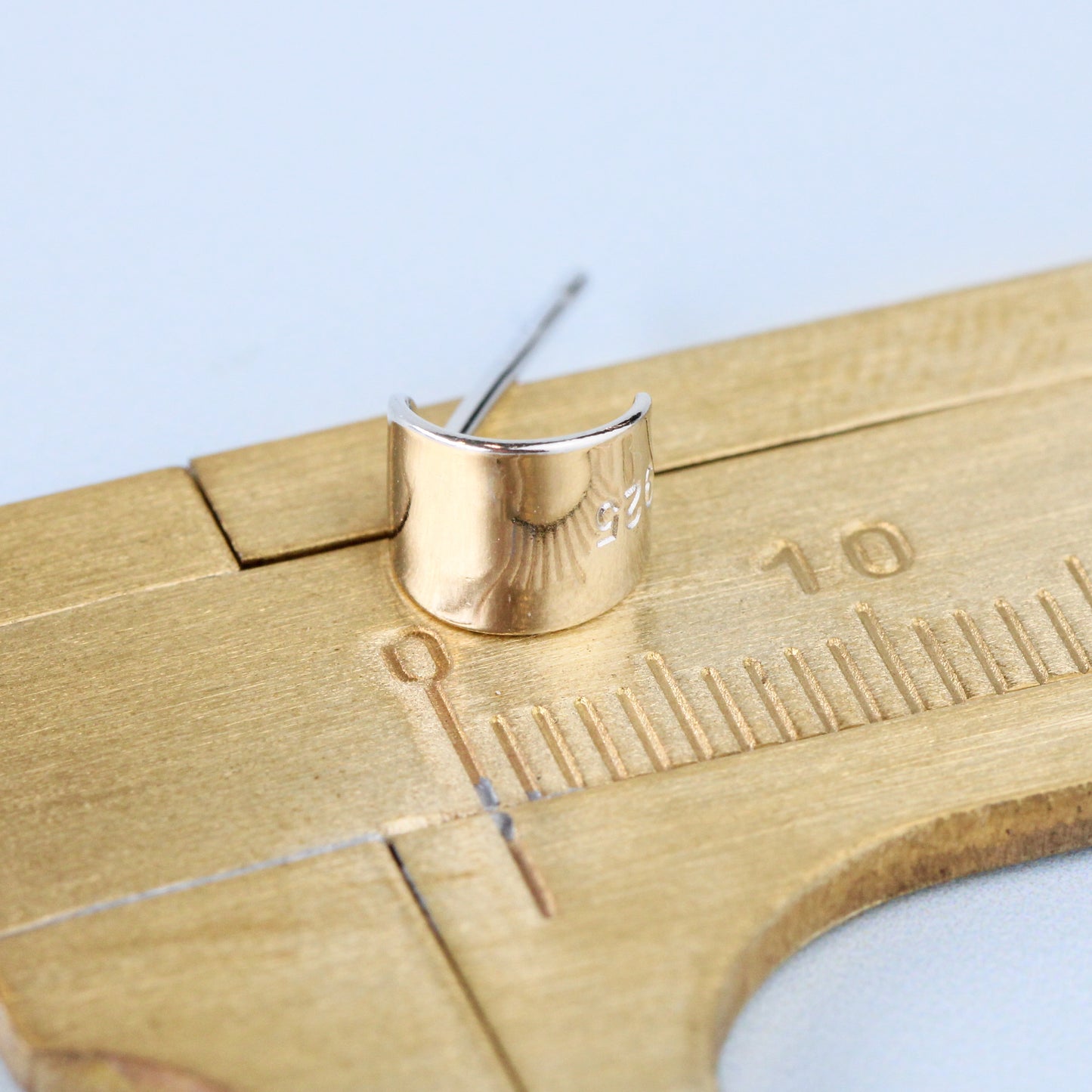 Tiny Curve Stud Earrings
