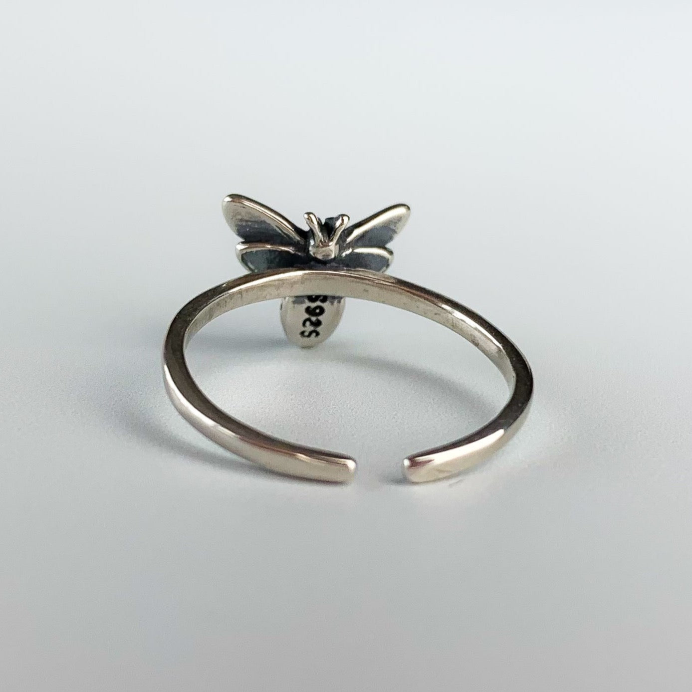 Adjustable Bee Ring