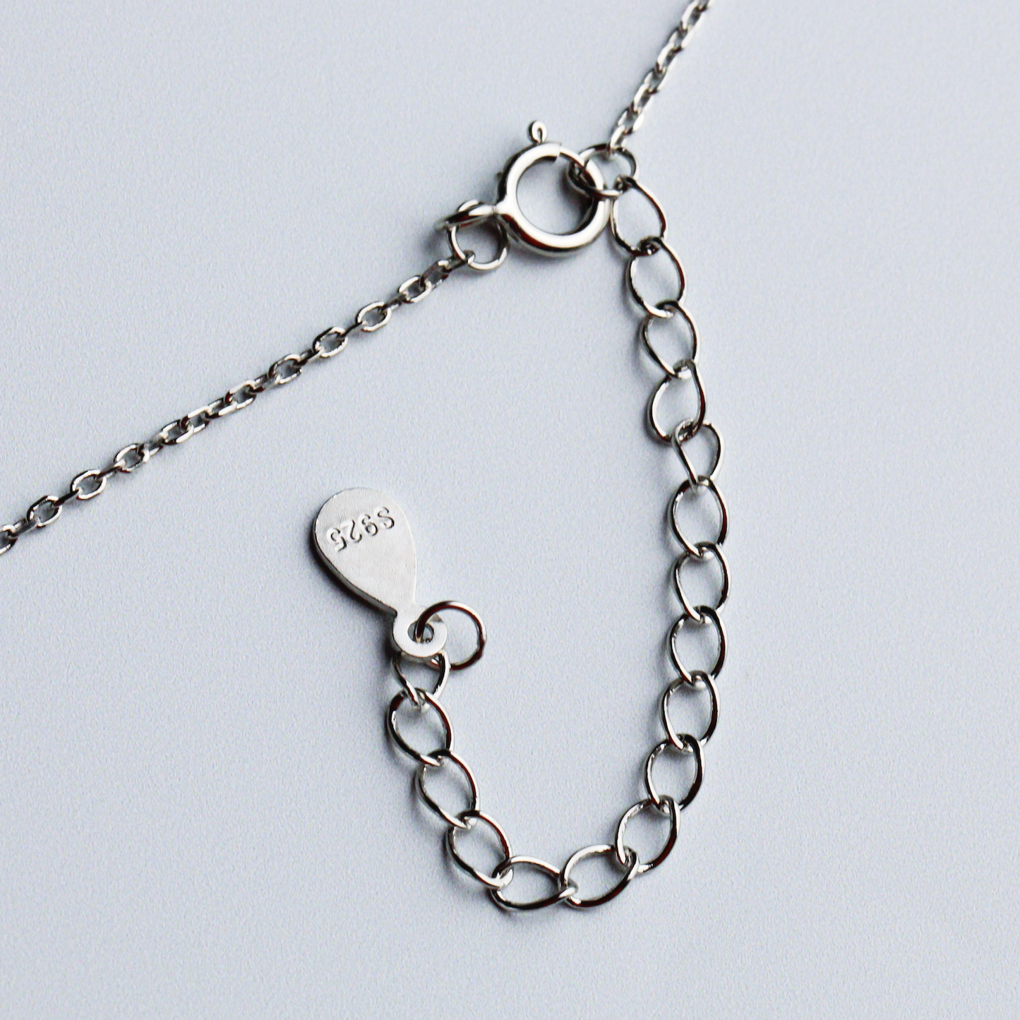 Small Interlocking Circles Necklace