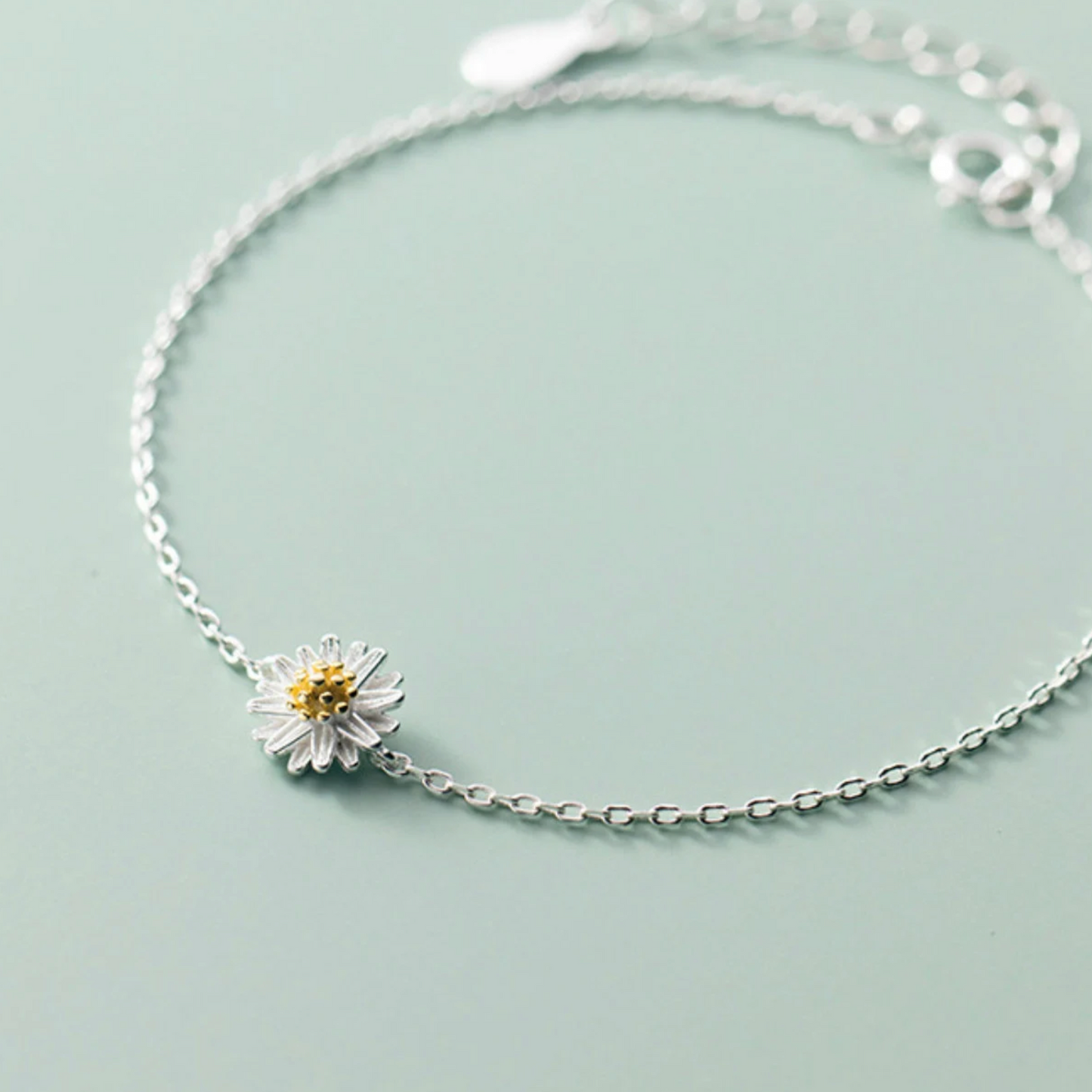 Dainty Daisy Charm Bracelet