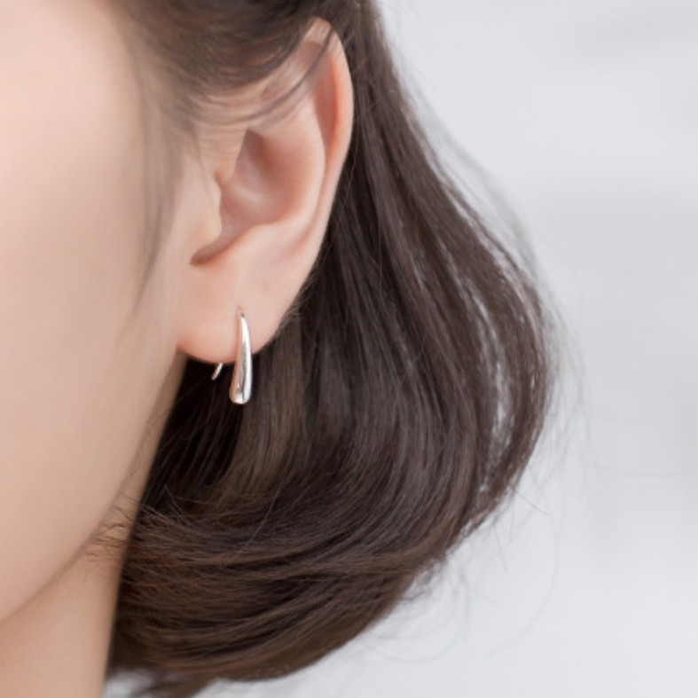 Minimalist Teardrop Dangle Earrings