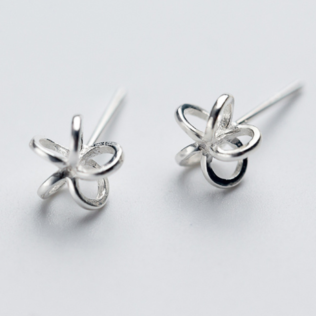 Wire Flower Stud Earrings