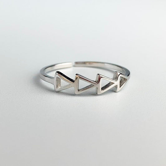 Adjustable Triangle Detail Ring