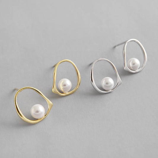 Pearl Circle Stud Earrings