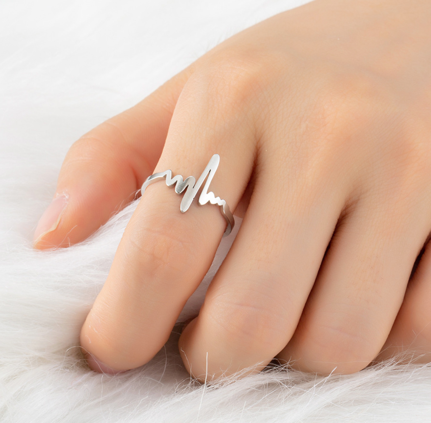 925 Pure Silver Modern Couple Heartbeat Rings at Rs 1400/piece in Mumbai |  ID: 24501393233
